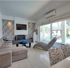 3 bedroom seaside villa with pool, Acharavi, sleeps 5